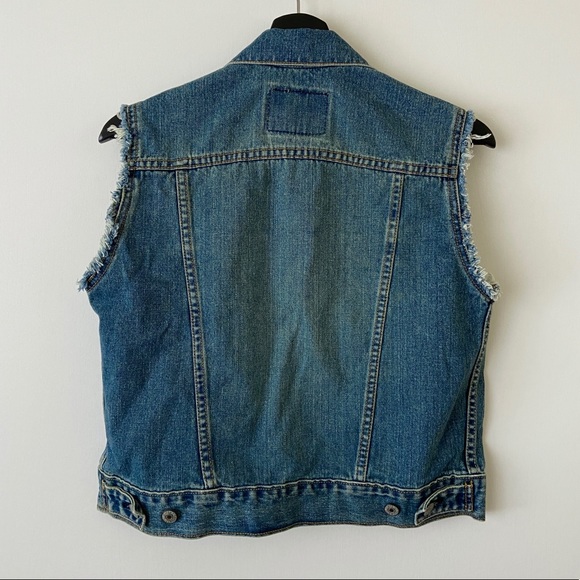 Levi’s Denim Vest - Picture 2 of 3